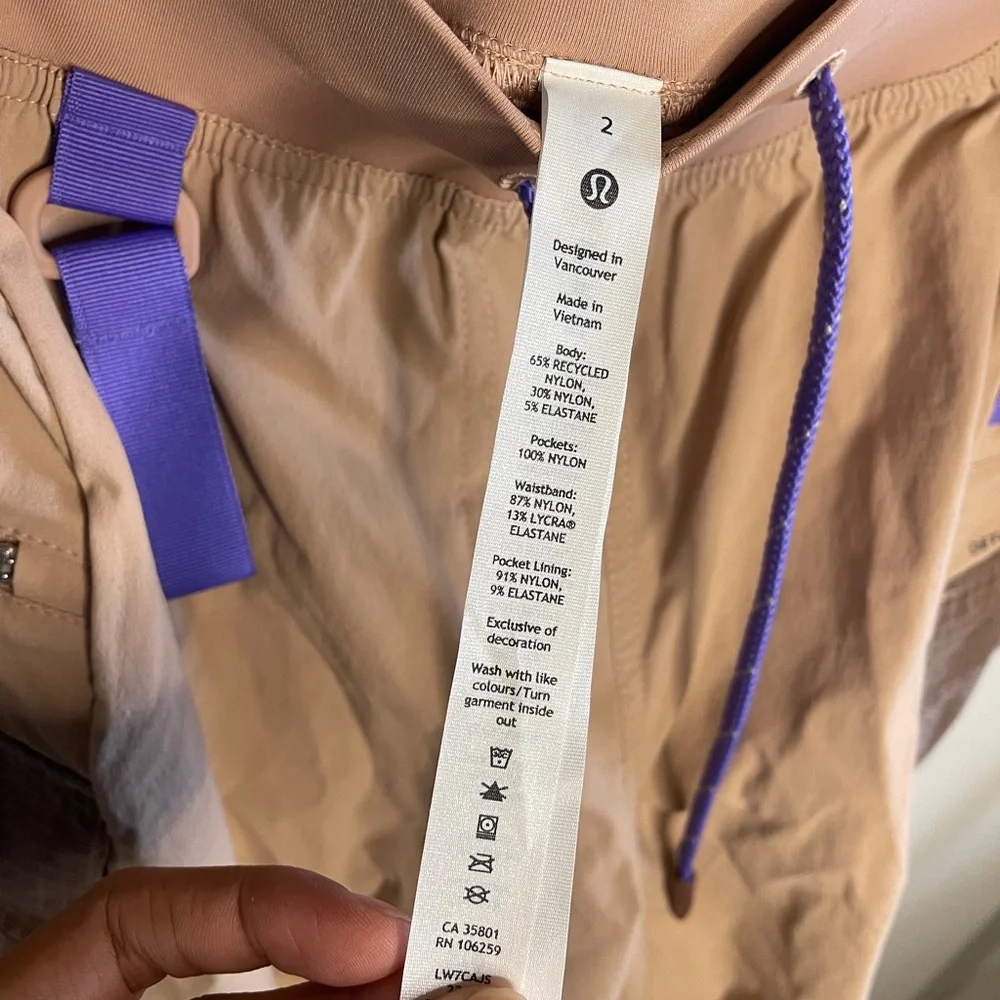 NWT Lululemon Multi-Pocket Cargo High-Rise Hiking Short 5" Size 2 - Picture 10 of 12